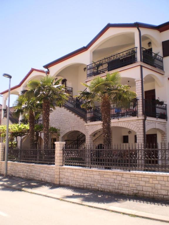 Apartma Modrusan *